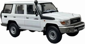 1 18 for Land Cruiser 76 LC76 2017 Die Cast Metal Toy Car Model Ornament Hobby Collection Souvenir Motor Vehicles Toys(White)