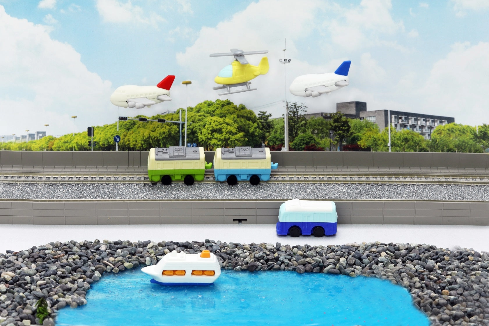 38136 AIRPLANE, HELICOPTER & CRUISE SHIP ERASERS-60