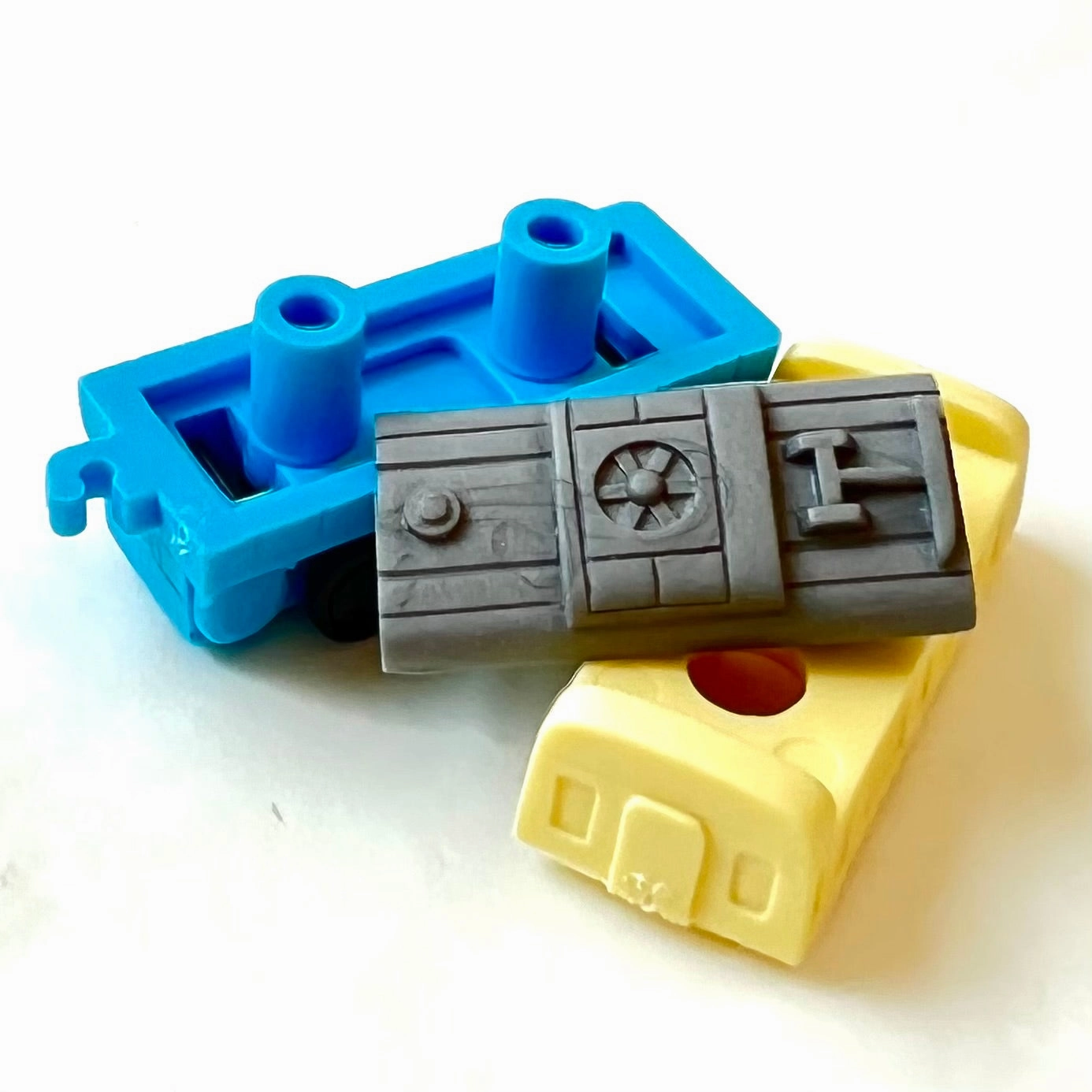 38136 AIRPLANE, HELICOPTER & CRUISE SHIP ERASERS-60