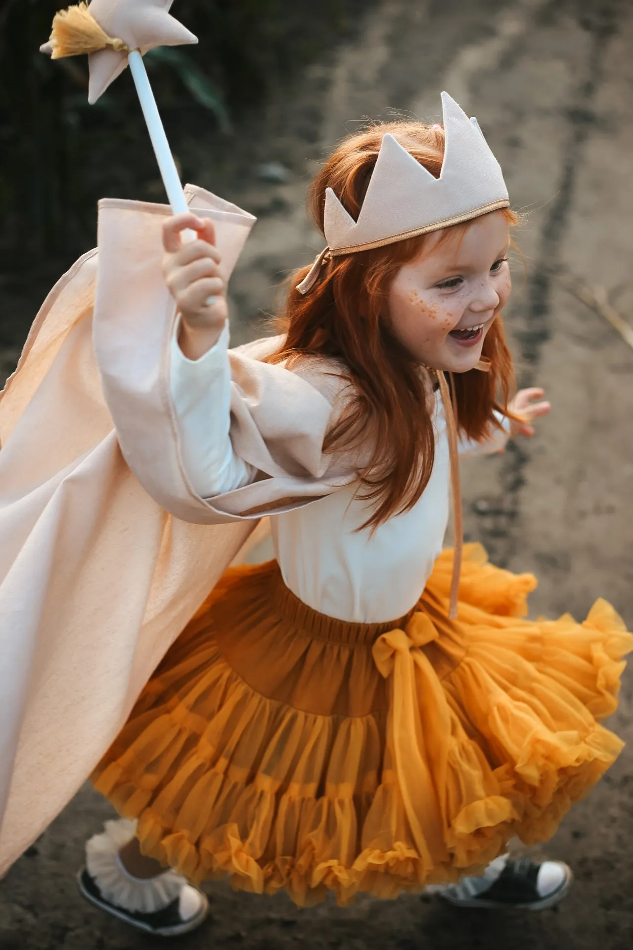 “Beige” Cotton Crown and Wand Magic Set