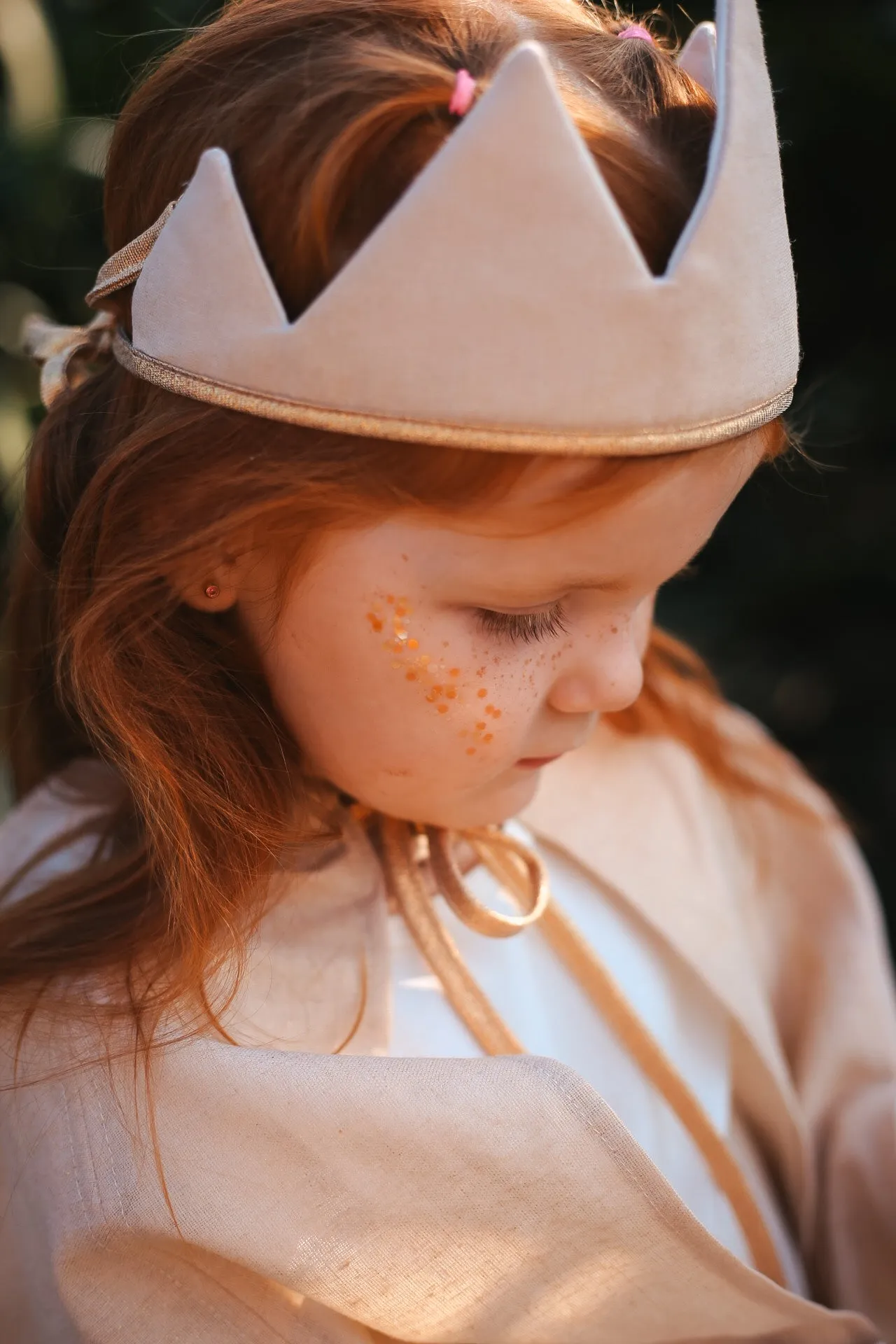 “Beige” Cotton Crown and Wand Magic Set
