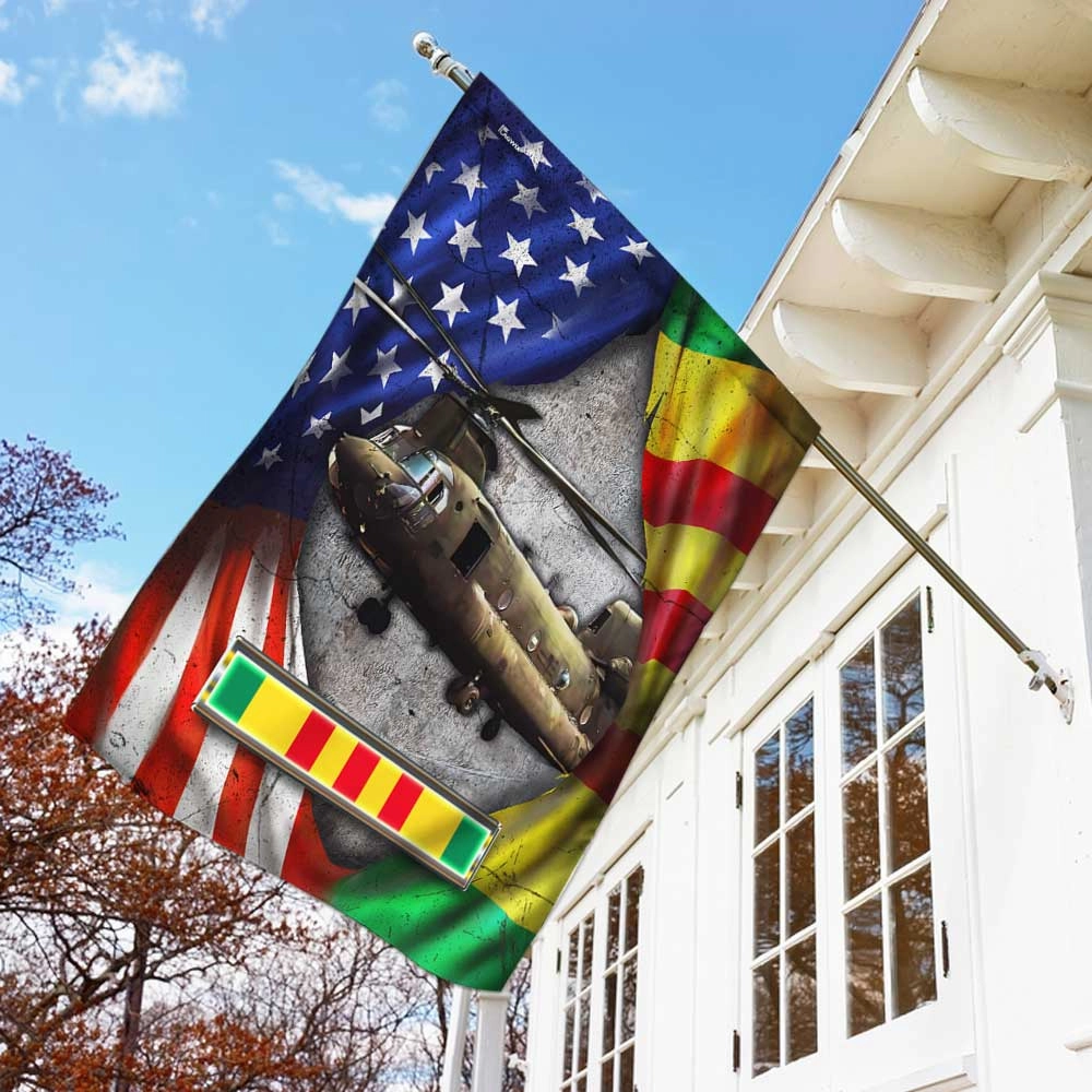 Chinook Helicopter Never Forget Vietnam War Flag DBD2687Fv2
