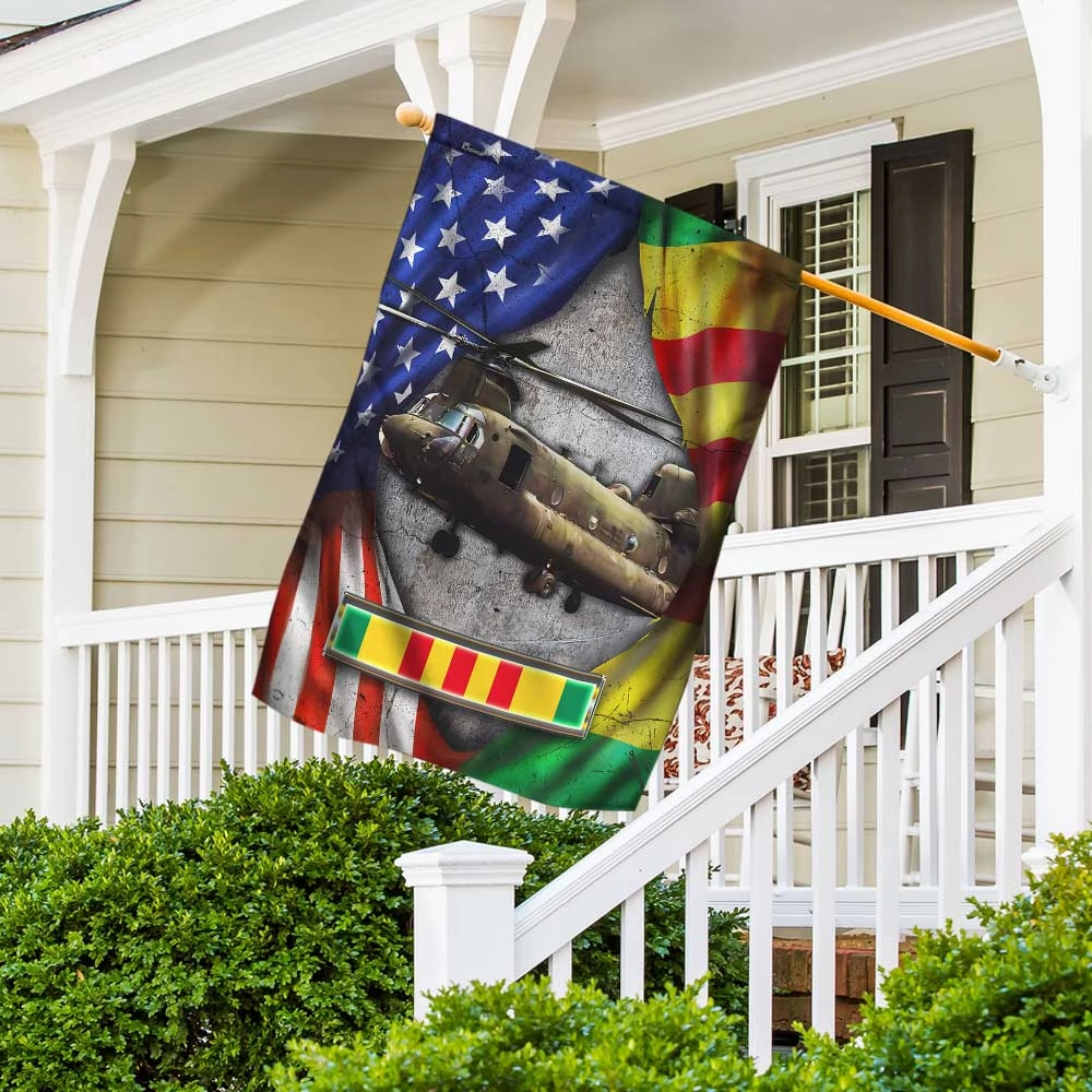 Chinook Helicopter Never Forget Vietnam War Flag DBD2687Fv2
