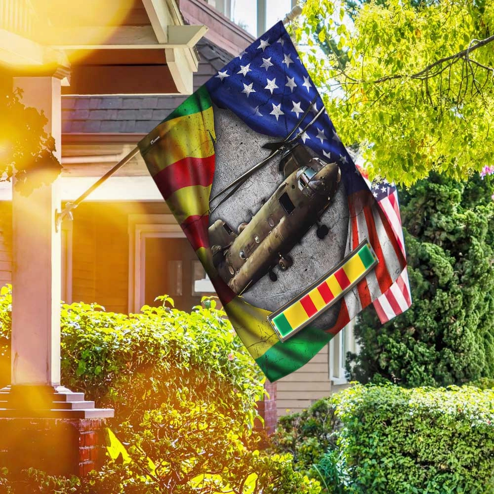 Chinook Helicopter Never Forget Vietnam War Flag DBD2687Fv2