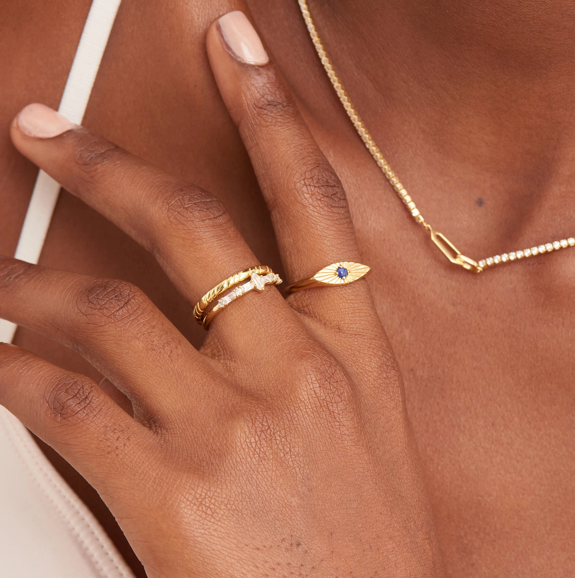 Gold Smooth Twist Thin Band Ring