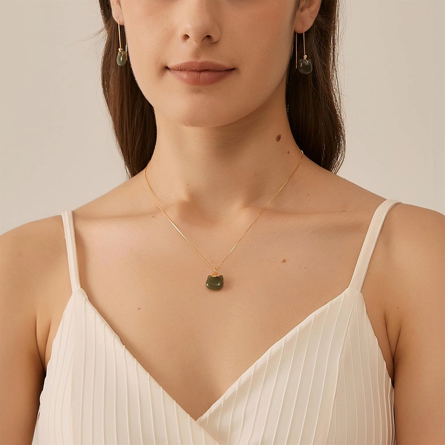 Green Natural Jade Necklace, Cat Shape Jade Pendant for Women, Jade Jewelry for Women Lucky presents for Women Lover (925 Sterling Silver with Gold Plated)