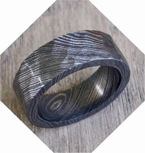 KE-218-AT Damascus Steel Ring Custom and Handmade Damascus Ring Damascus Steel Hammer Textured Anniversary Ring Fathers Day Ring Wedding Band Rings (Color Might be Slightly Different)