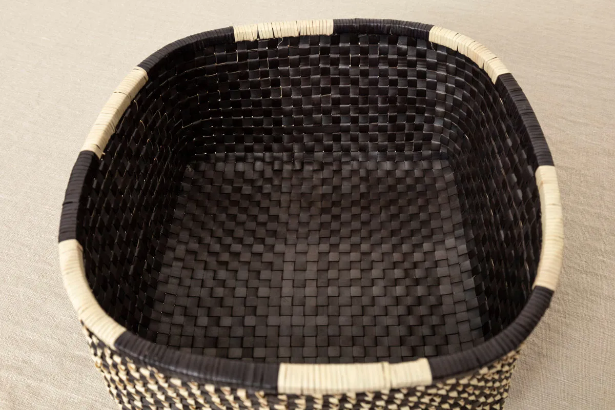 Kottan Open Basket “Black Natural” S, M, L / Palm leaf / IND 330917