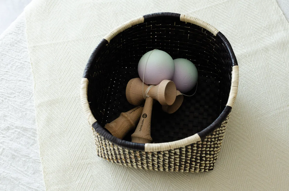 Kottan Open Basket “Black Natural” S, M, L / Palm leaf / IND 330917