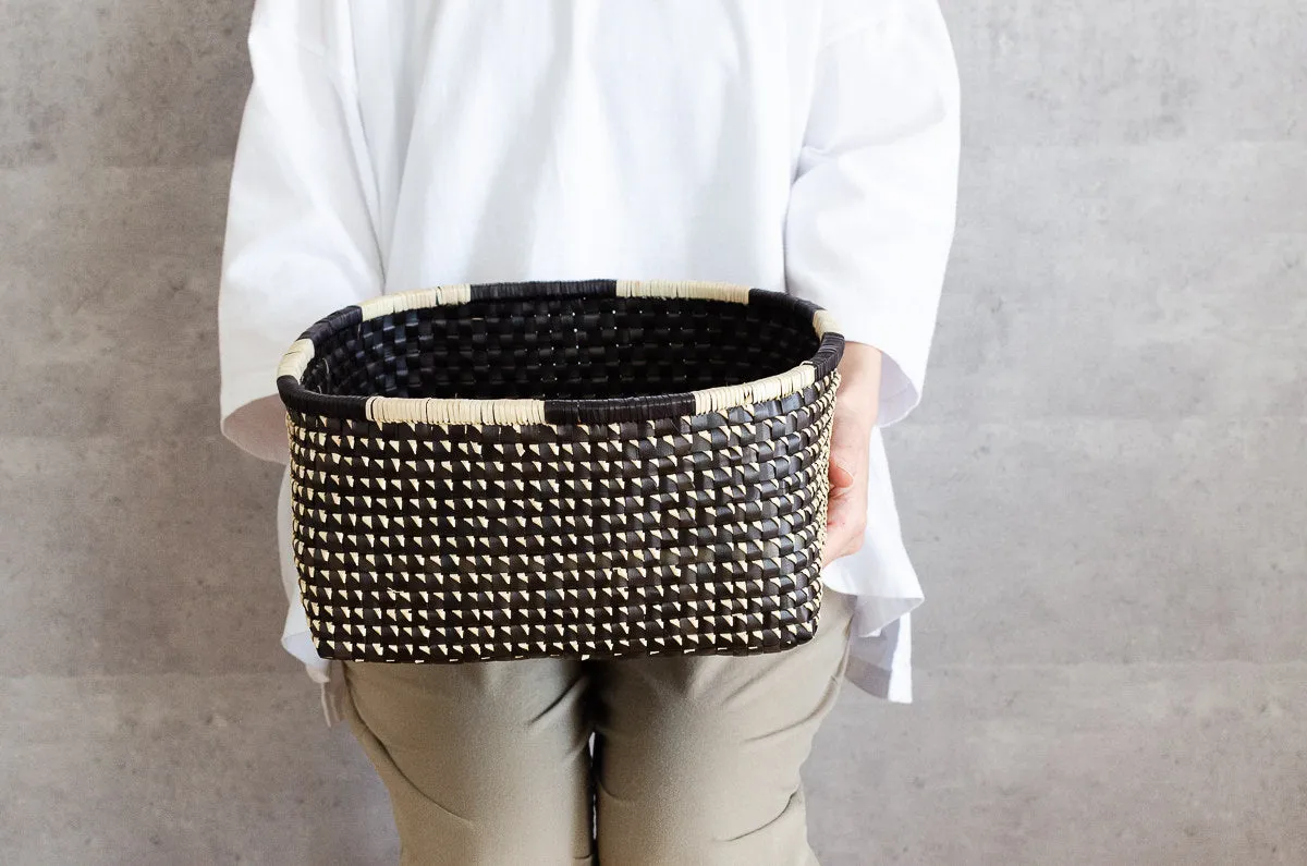 Kottan Open Basket “Black Natural” S, M, L / Palm leaf / IND 330917