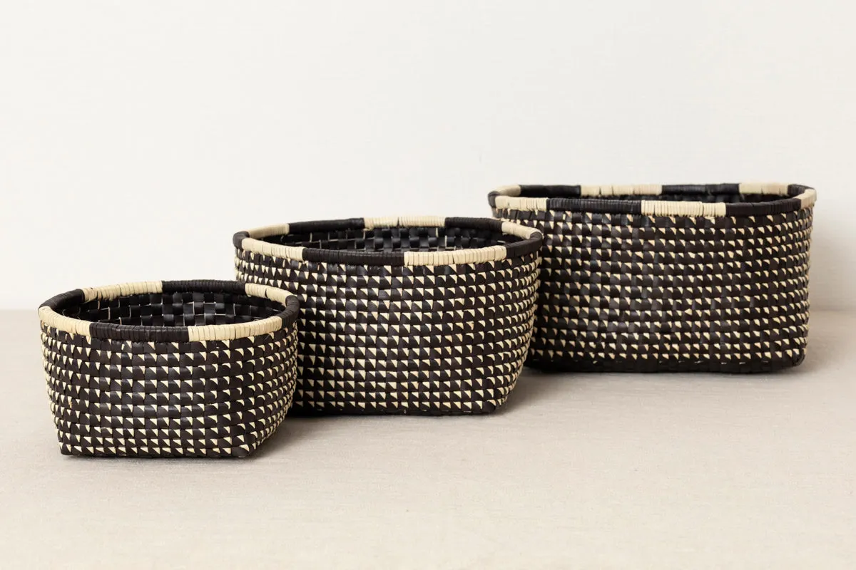 Kottan Open Basket “Black Natural” S, M, L / Palm leaf / IND 330917