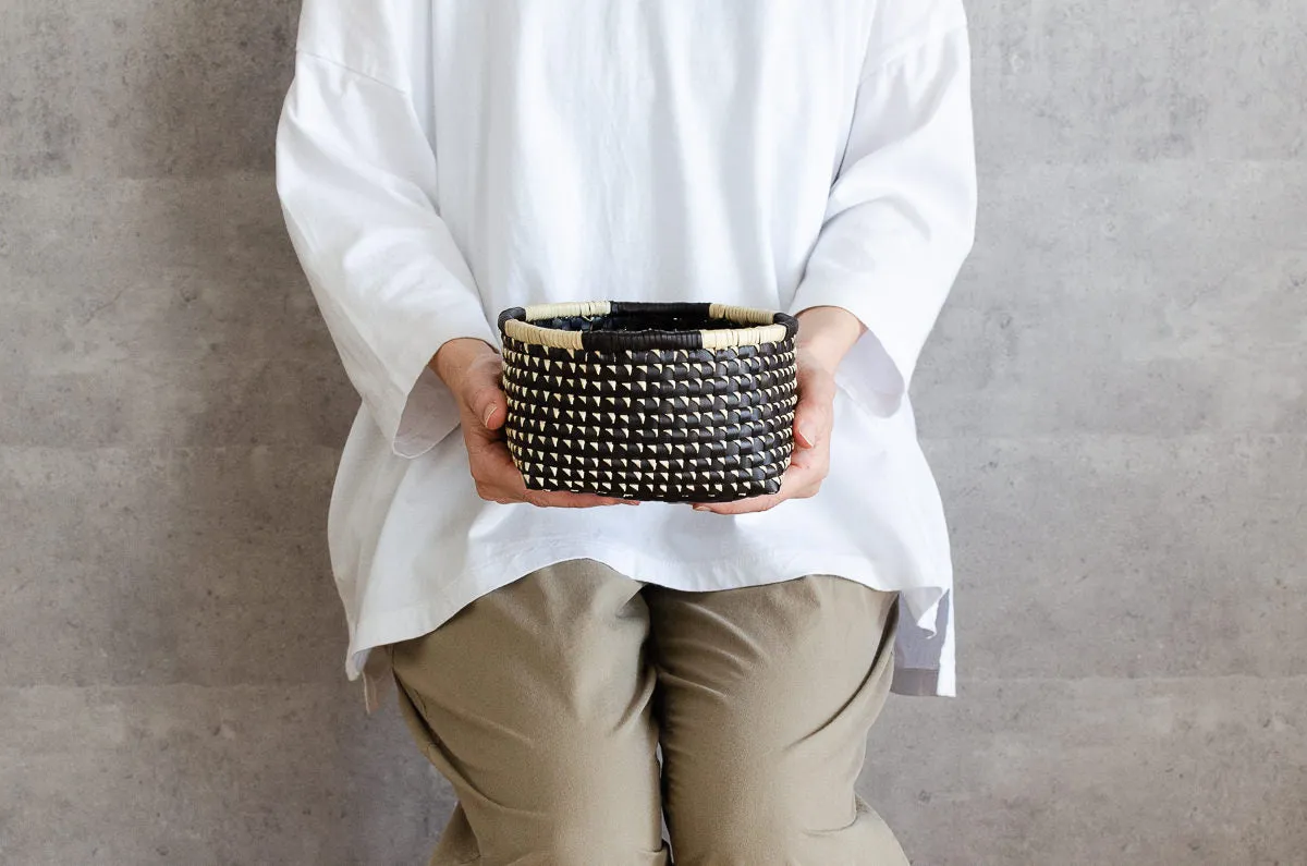 Kottan Open Basket “Black Natural” S, M, L / Palm leaf / IND 330917