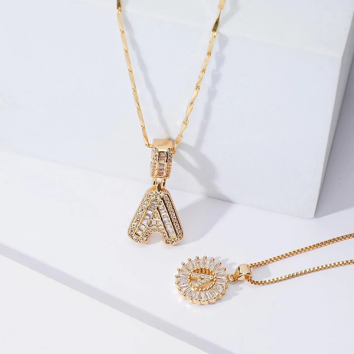 Letter Necklace 14k Gold Plated Bling Dainty Necklaces Trendy Chunky Custom Name Necklace Personalized Round Circle Pendant Zirconia Letters Name Crystal Jewelry Gifts for Women