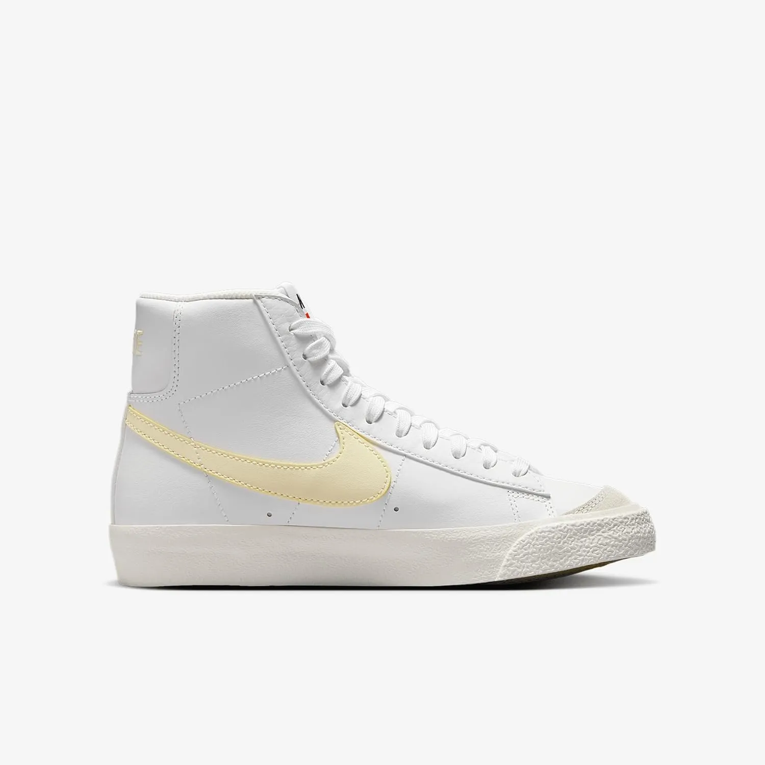 Nike Blazer Mid '77 Big Kids' Shoes (DA4086-130, White/Summit White/Sail/Alabaster)