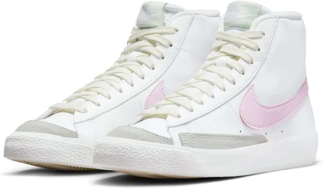 Nike Boy's Air Force 1 Mid Le (Big Kid)