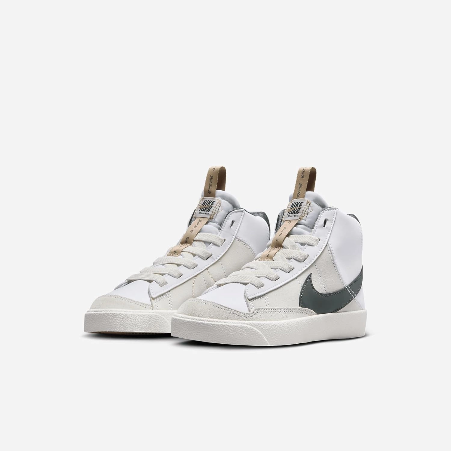 Nike Kids' Blazer Mid '77 SE Sneaker