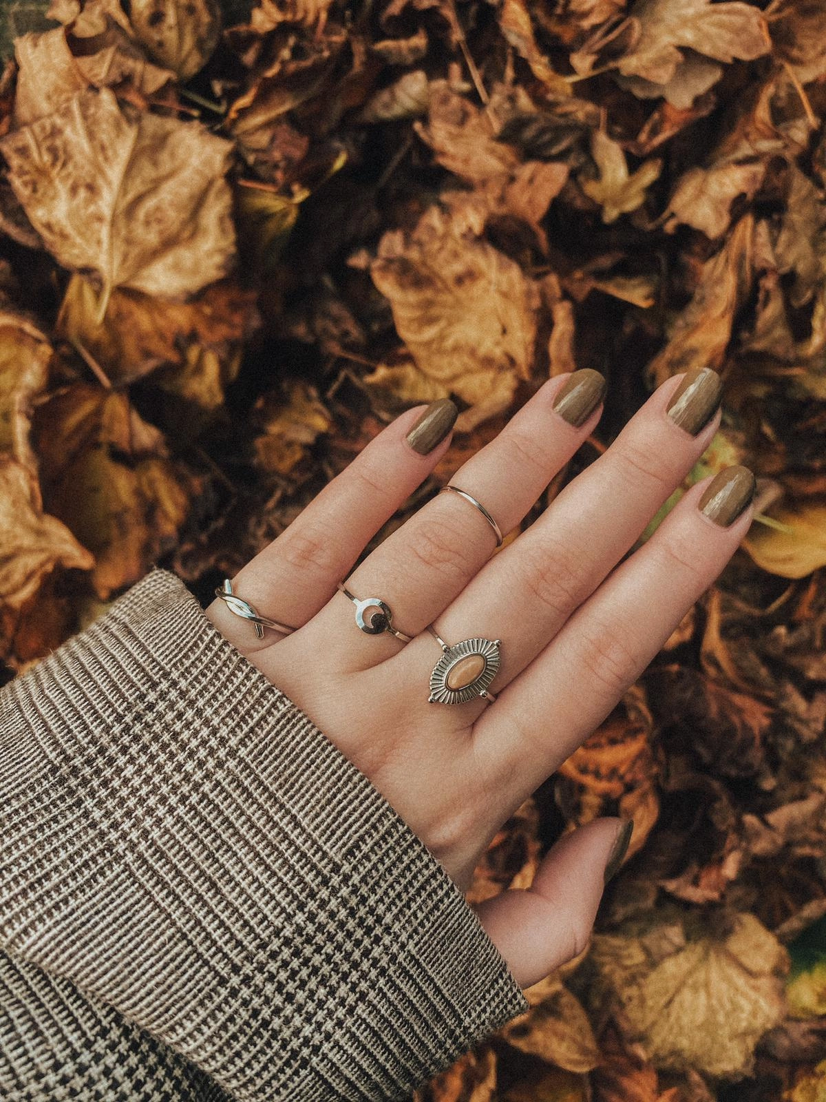 SILVER OVAL BROWN RING