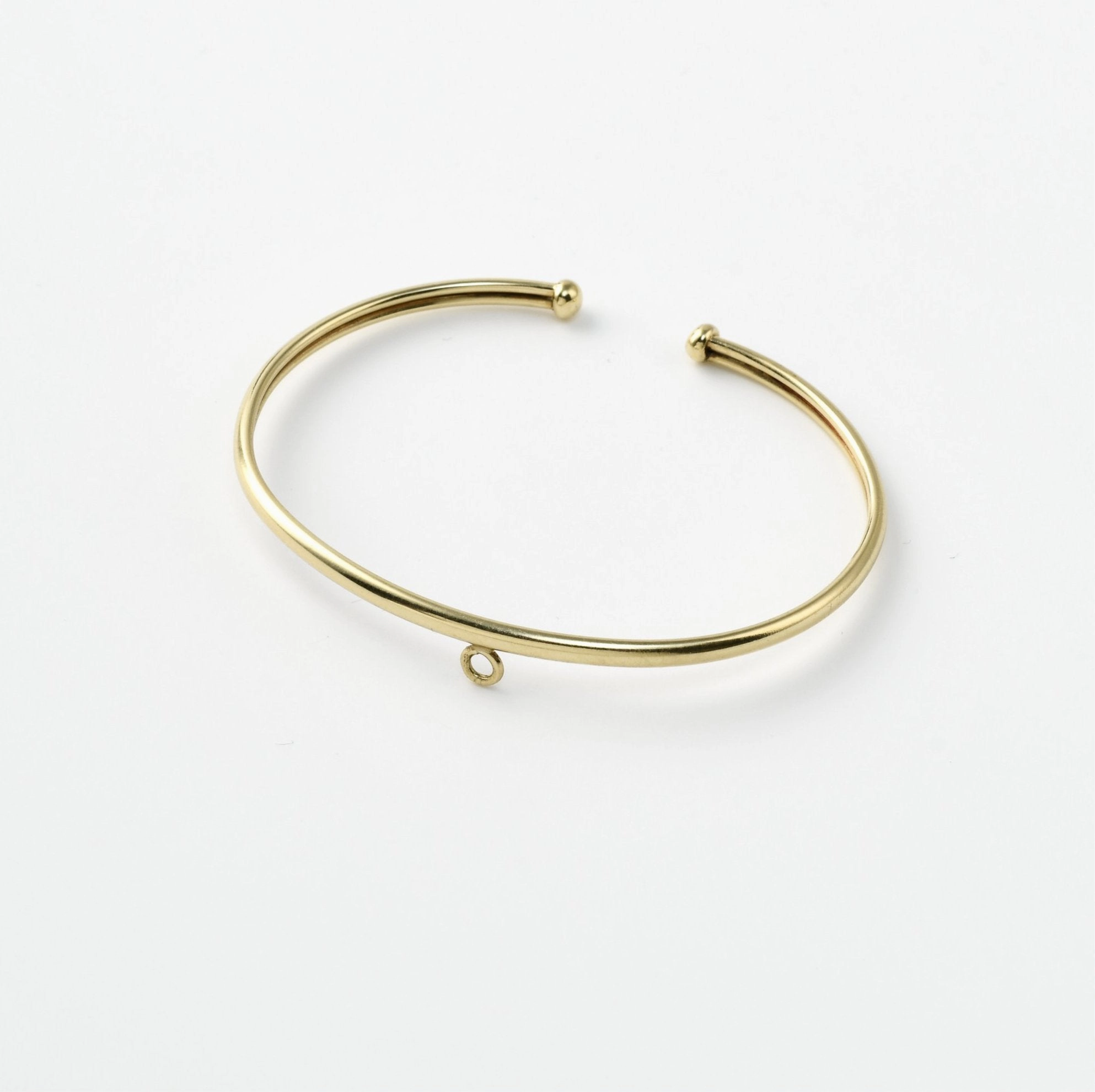 Single hoop, flexible cuff